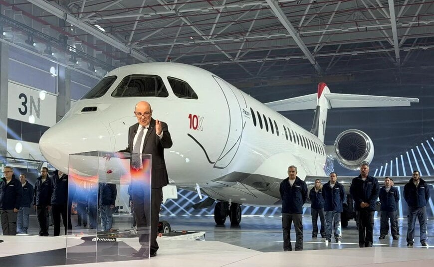 Ultra-Long-Range Business Jet With Advanced Composite Wing Architecture