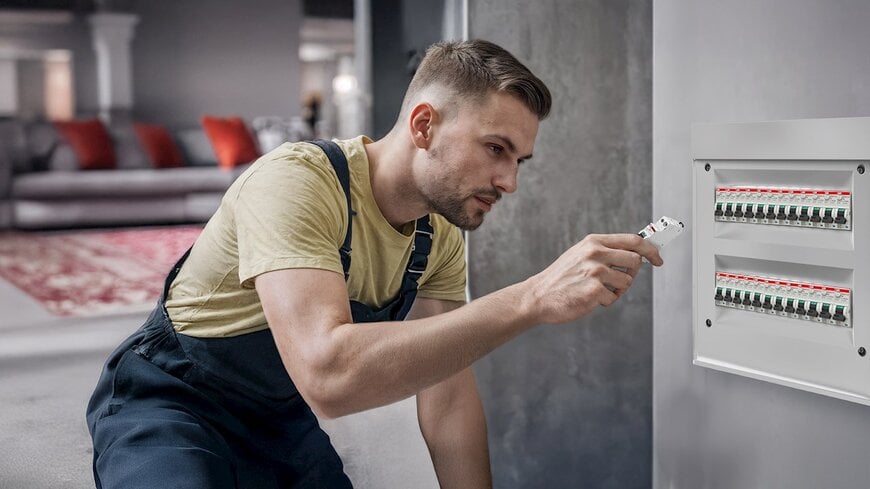 Interruttori Magnetotermici Differenziali Compatti Indipendenti dalla Tensione per la Distribuzione Industriale