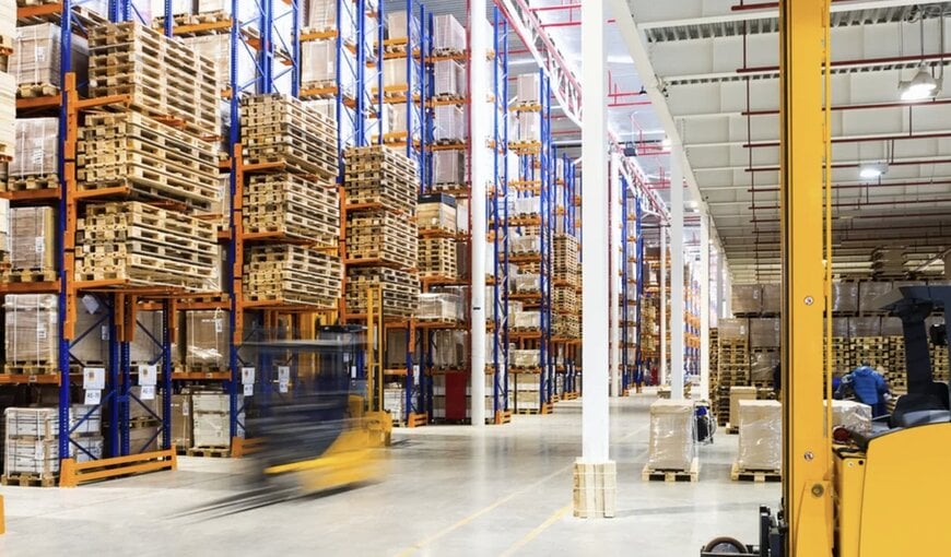 Sistemi di azionamento e inverter per l&rsquo;automazione di magazzino