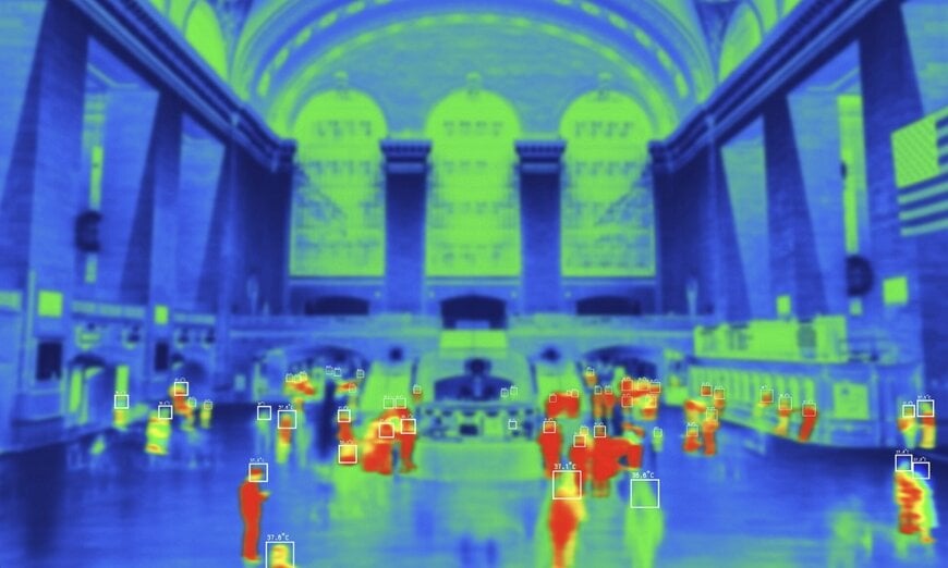 Dual-band infrared sensor for high-resolution thermal monitoring