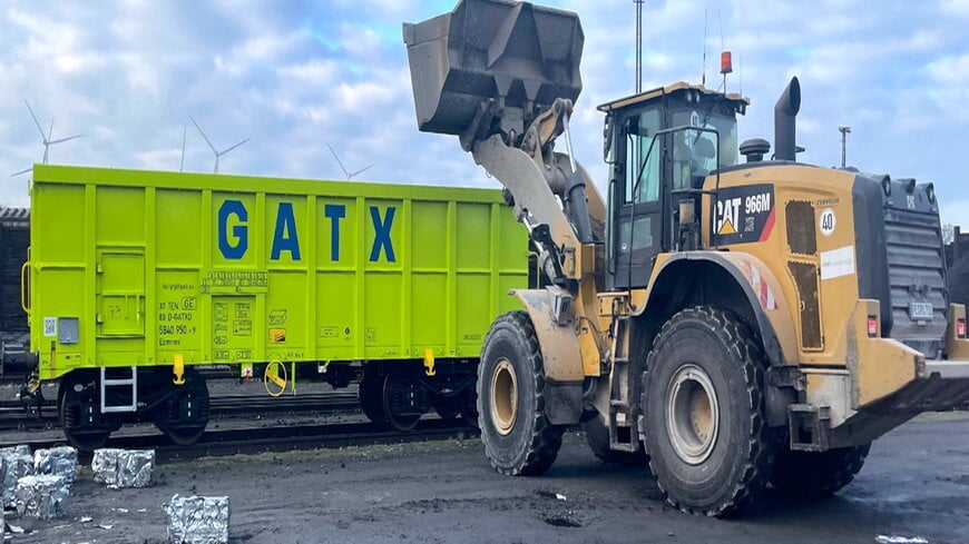 GATX Rail Europe Eamnos Railcar Floor Withstands Extreme Scrap Impact Tests