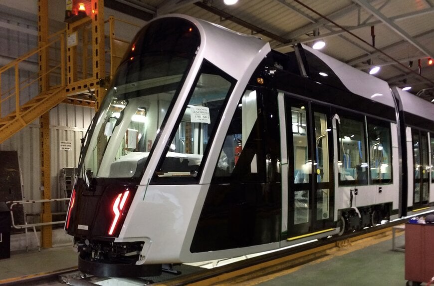 Collecteur de charge statique permettant l’électrification des tramways à courant élevé