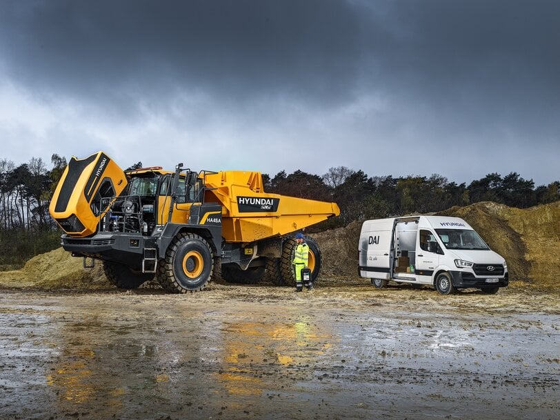 Hyundai wprowadza dwuosiową, 45-tonową wywrotkę przegubową