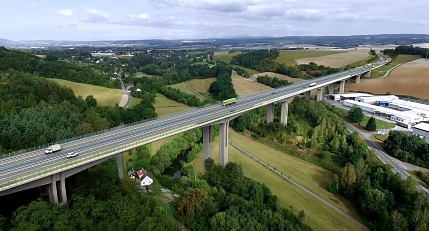 VINCI z&iacute;sk&aacute;v&aacute; zak&aacute;zku na v&yacute;stavbu česk&eacute; d&aacute;lnice