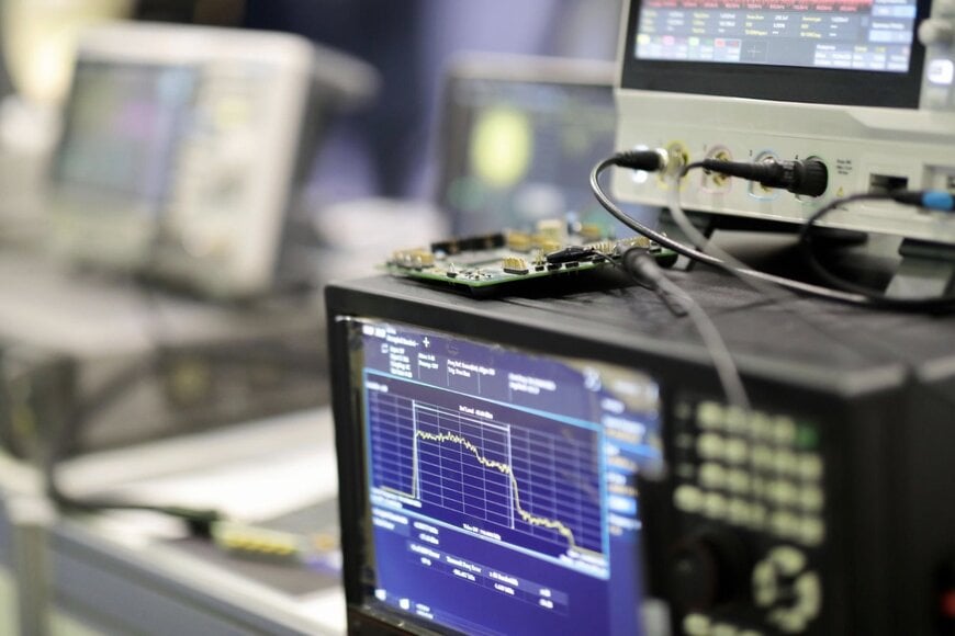 無線通信評価ソリューションを展示