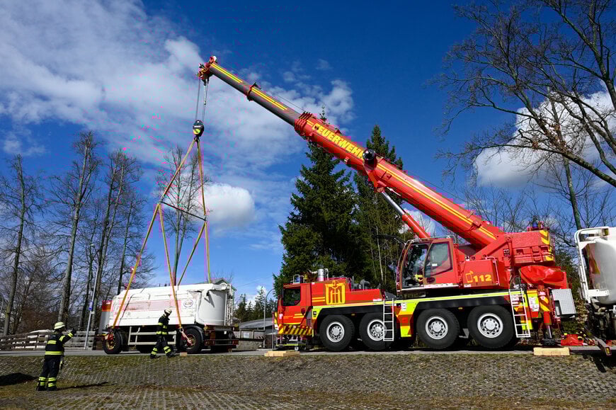 Mobile cranes enhance emergency response reliability