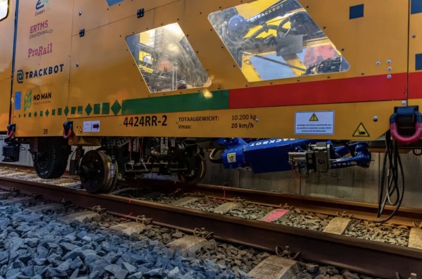 ERTMS Trackbot deployment for railway signaling installation