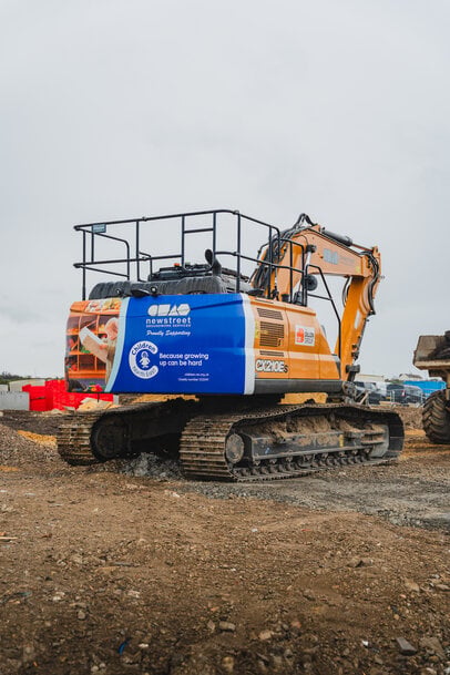 CASE Construction Equipment, Newstreet Groundwork Services and EMH Plant Unite to Champion Regional Children’s Charity Initiative