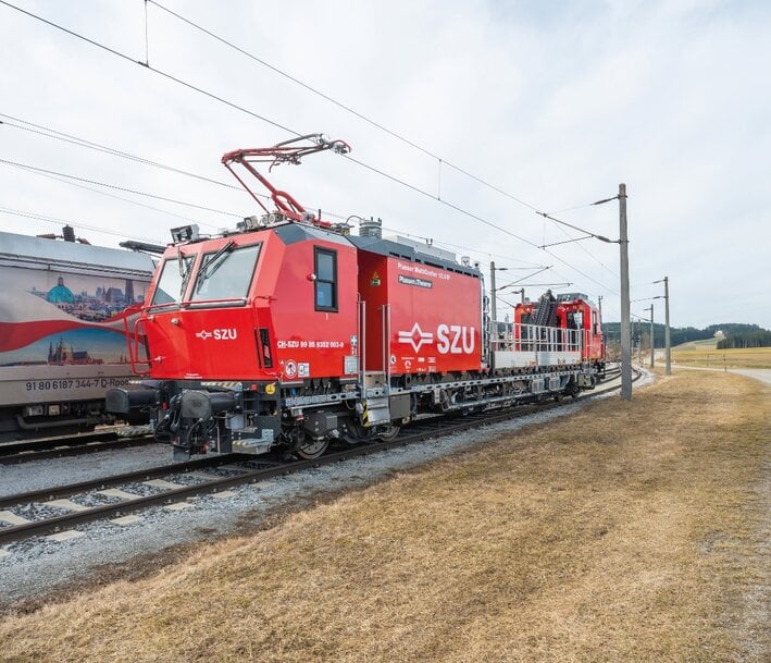 New multi-purpose machine for two lines in Zurich&rsquo;s urban rail network: SZU opts for the MultiCrafter 12.5&nbsp;E&sup3; from Plasser & Theurer