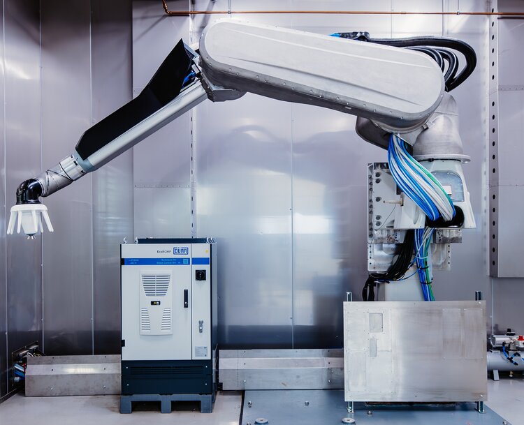 D&uuml;rr EcoRP4&nbsp;painting robot features optimized asymmetric arm geometry