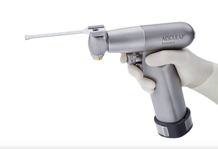 Système d'ébavurage ultrasonique pour lames de scies chirurgicales