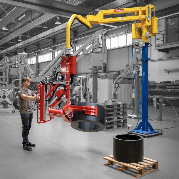 Manipulateur pneumatique Dalmec pour la manutention de tubes en poly&eacute;thyl&egrave;ne