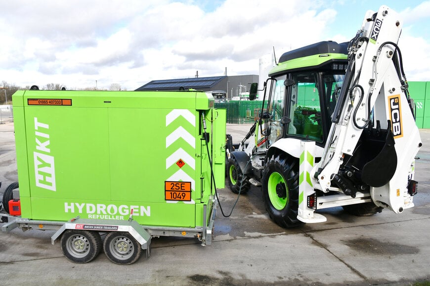 Mobile hydrogen refuelling system for off-grid operations