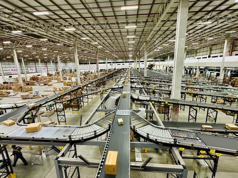 Comau Assina Acordo para Adquirir a Invent Smart Intralogistics Solutions 