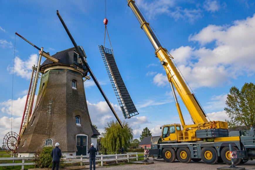 Mobile Crane Supports Windmill Restoration Project
