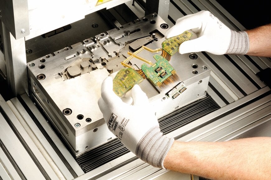 Technical Component Protection via Polymer Potting and Hotmelt Processes