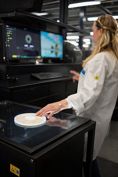IDS Enhances AI-Based Label Recognition for Reliable Goods-In Processes