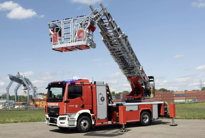 Elektrische Drehleiter für den urbanen Feuerwehreinsatz