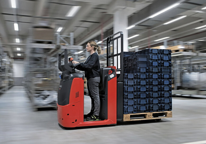 Low-Level Order Pickers for High-Efficiency Logistics