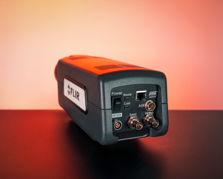 Flir and edevis Advance Real‑Time Automated NDT with Integrated Flir A6450&nbsp;MWIR Thermal Imaging