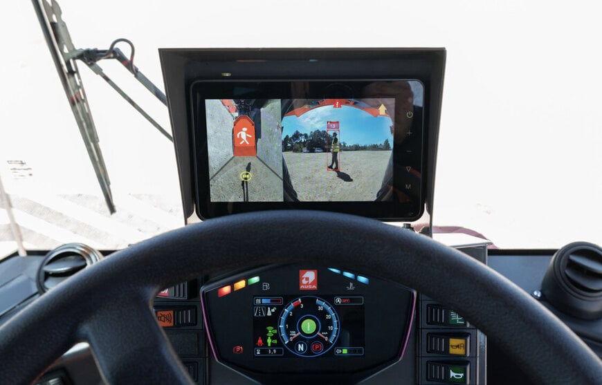9-tonne reversible dumper with AI-assisted safety technology