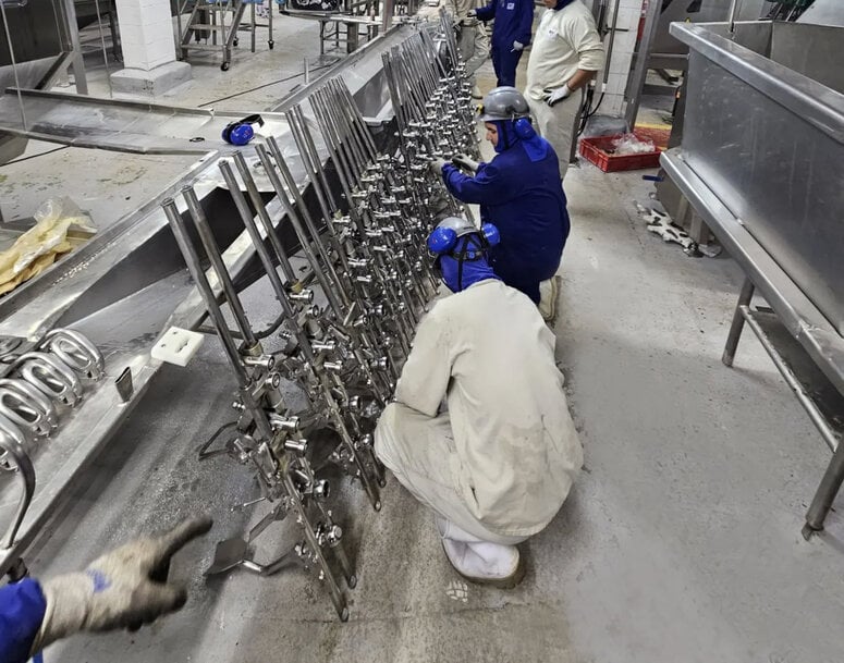 Industrial Maintenance and Component Centralization in Poultry Processing Systems