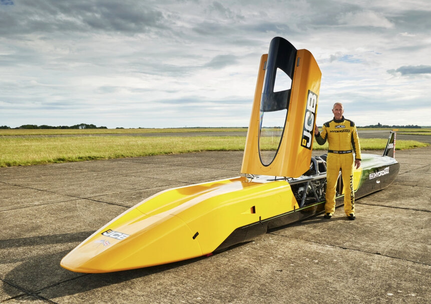 JCB Hydromax Reaches 208mph Ahead of Bonneville Record