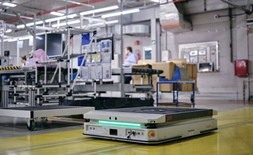 Una flotta di robot mobili autonomi rivoluziona la produzione di TV