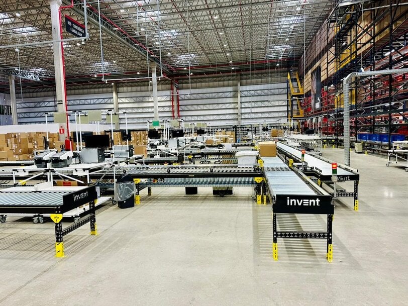 Comau extends its intralogistics platform by acquiring Invent Smart Intralogistics Solutions 