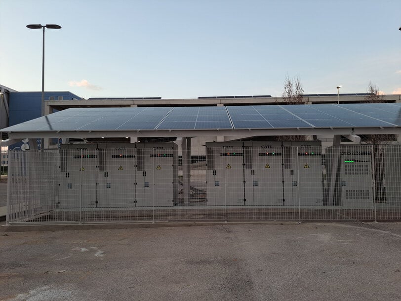 D&eacute;ploiement mondial de syst&egrave;mes de stockage d'&eacute;nergie par batterie