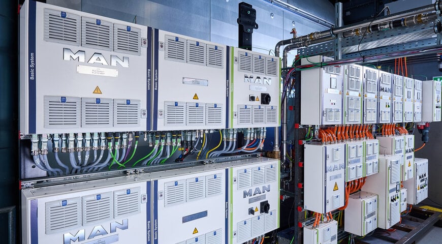 Gleichstromnetz- und Energiemanagementsysteme für Schiffsantriebe
