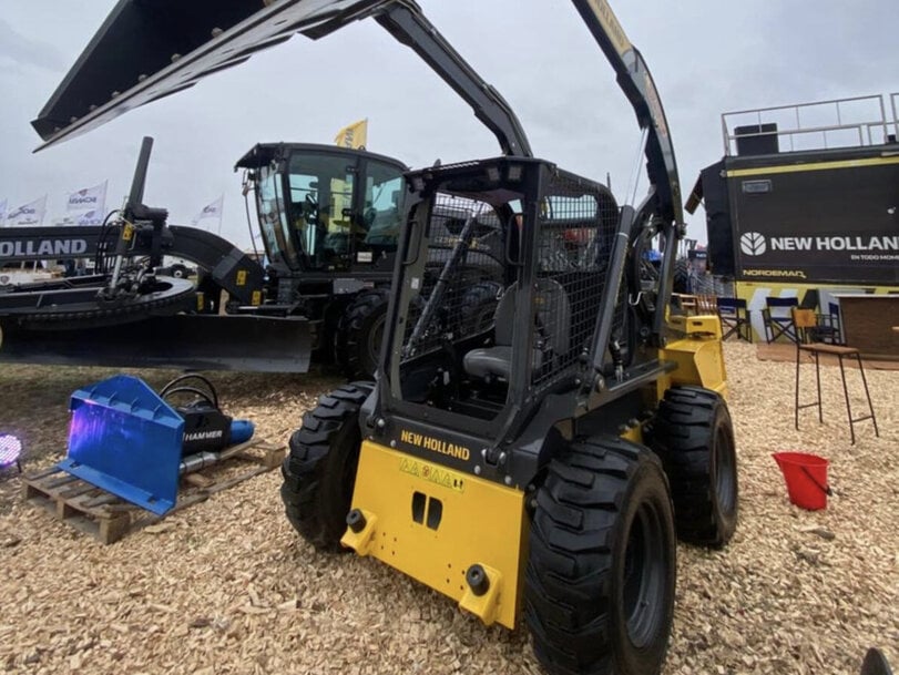 New Holland Construction Showcases Equipment Portfolio at Agronea 2026