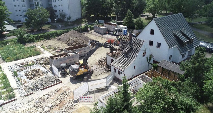 Electric building demolition reduces local emissions in urban areas