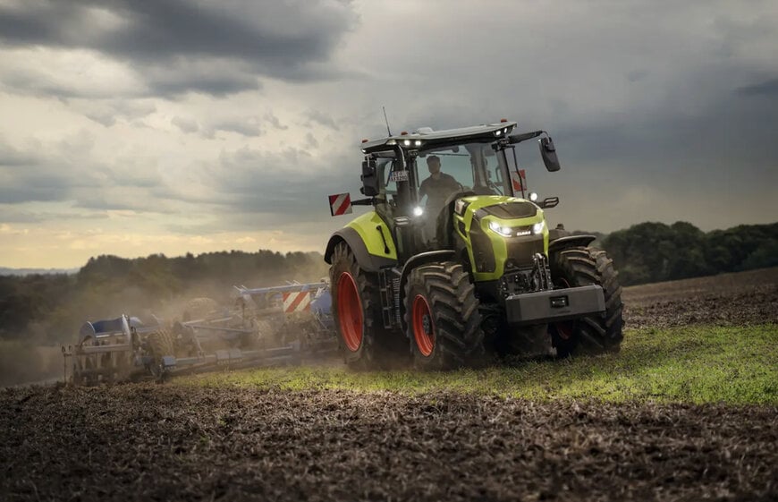 Large Tractors Introduce Intelligent Powertrain and Digital Automation