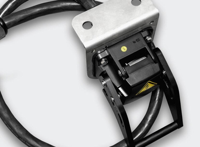 Rail Connectors Support Reliable Power and Data Transmission