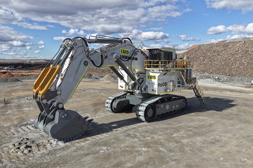 Liebherr-Australia delivers first R 9600 to Northern Star Resources