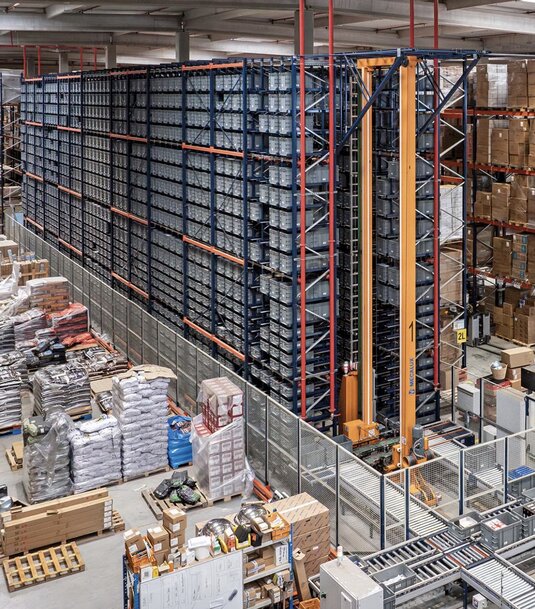 Log&eacute;os deploys Mecalux automation to double warehouse productivity