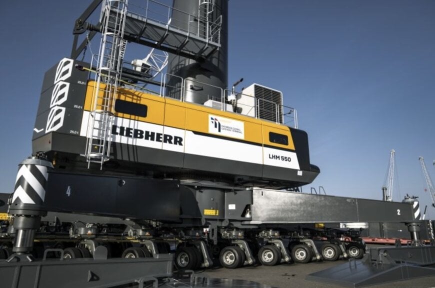 Liebherr LHM 550 supports Patimban terminal&rsquo;s operational debut
