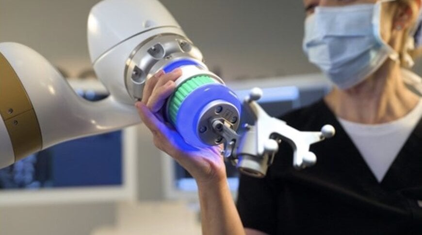 Medtronic Announces Strategic Partnership with Cornerstone Robotics