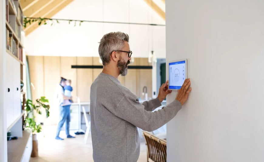 Pannelli di controllo KNX per l'automazione degli edifici intelligenti
