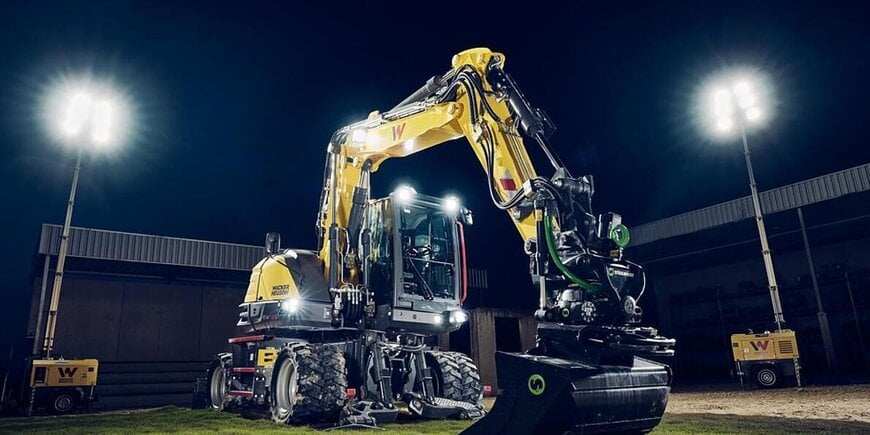 Heavy Equipment Hydraulic Optimization and Operator Assistance Systems