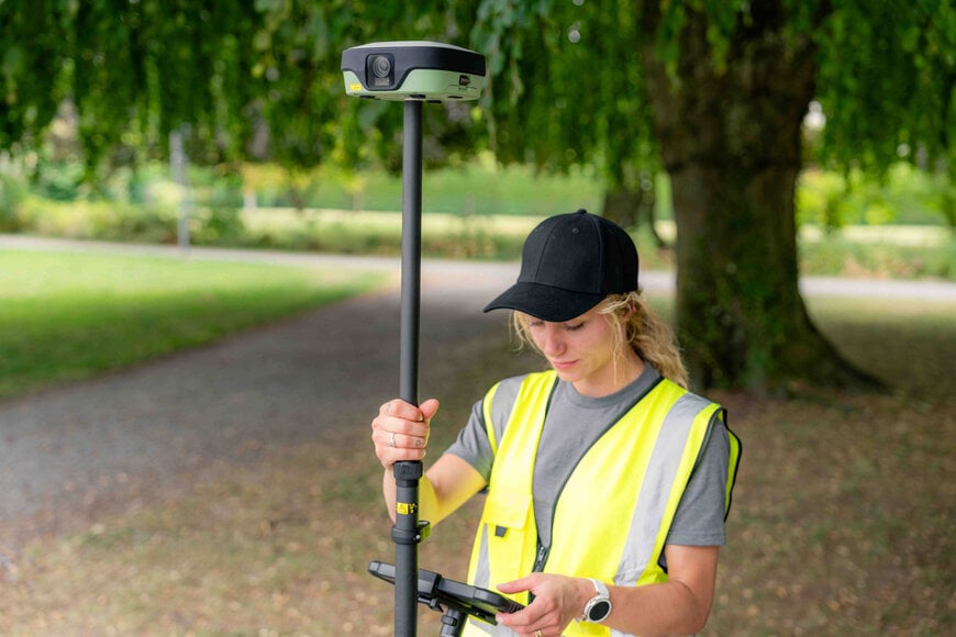Augmented Reality and Photogrammetry Integrate Everyday Surveying Workflows