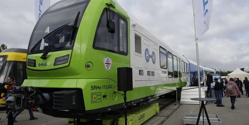 Hydrogen Fuel Cell Trains for Italian Narrow-Gauge Rail Networks