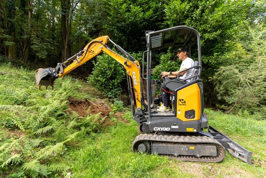 CASE Construction Equipment nawiązuje wsp&oacute;łpracę z alpinistą Simone Moro, aby zabierać kompaktowe maszyny tam, gdzie niewiele maszyn budowlanych może dotrzeć