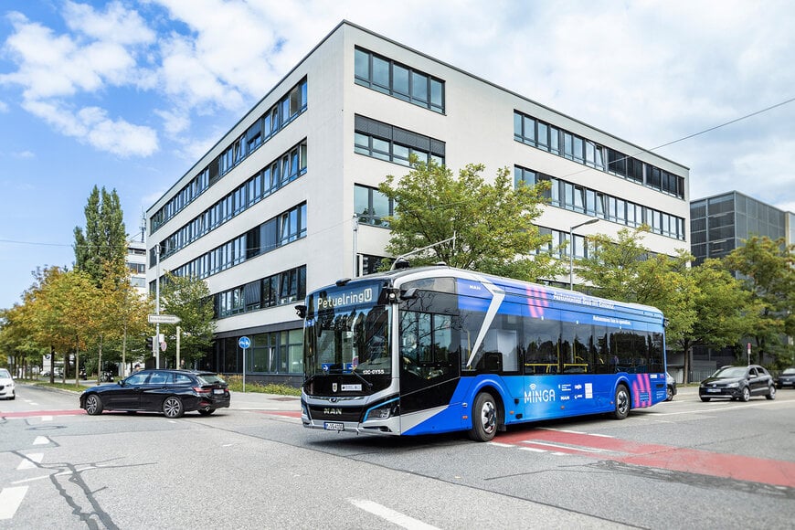 Autonomous Electric Bus Deployment in Urban Traffic