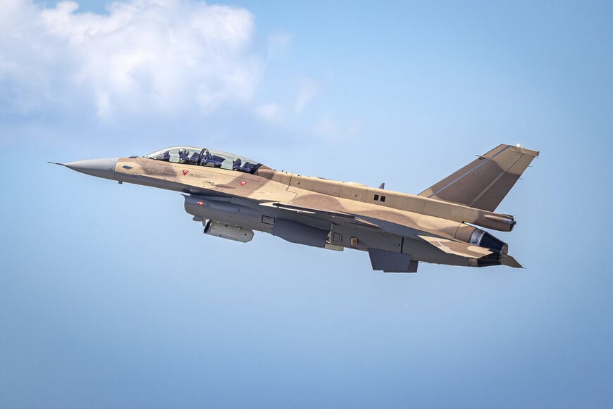 Un avion de combat multir&ocirc;le avanc&eacute; effectue son vol inaugural d'essai