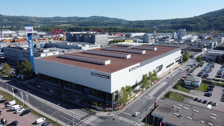 Plasser & Theurer opens a new high-tech factory in Linz and creates 80 additional jobs