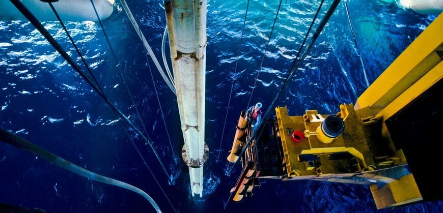 Umbilical-Less Subsea Completion in Deepwater Wells